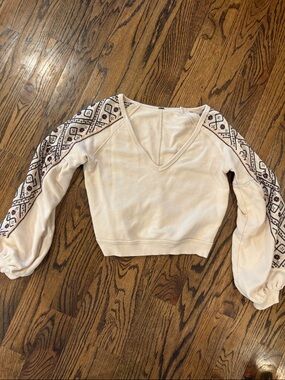 Free people Cream V-Neck Cropped Sweatshirt with Embroidered Sleeve Detail XS